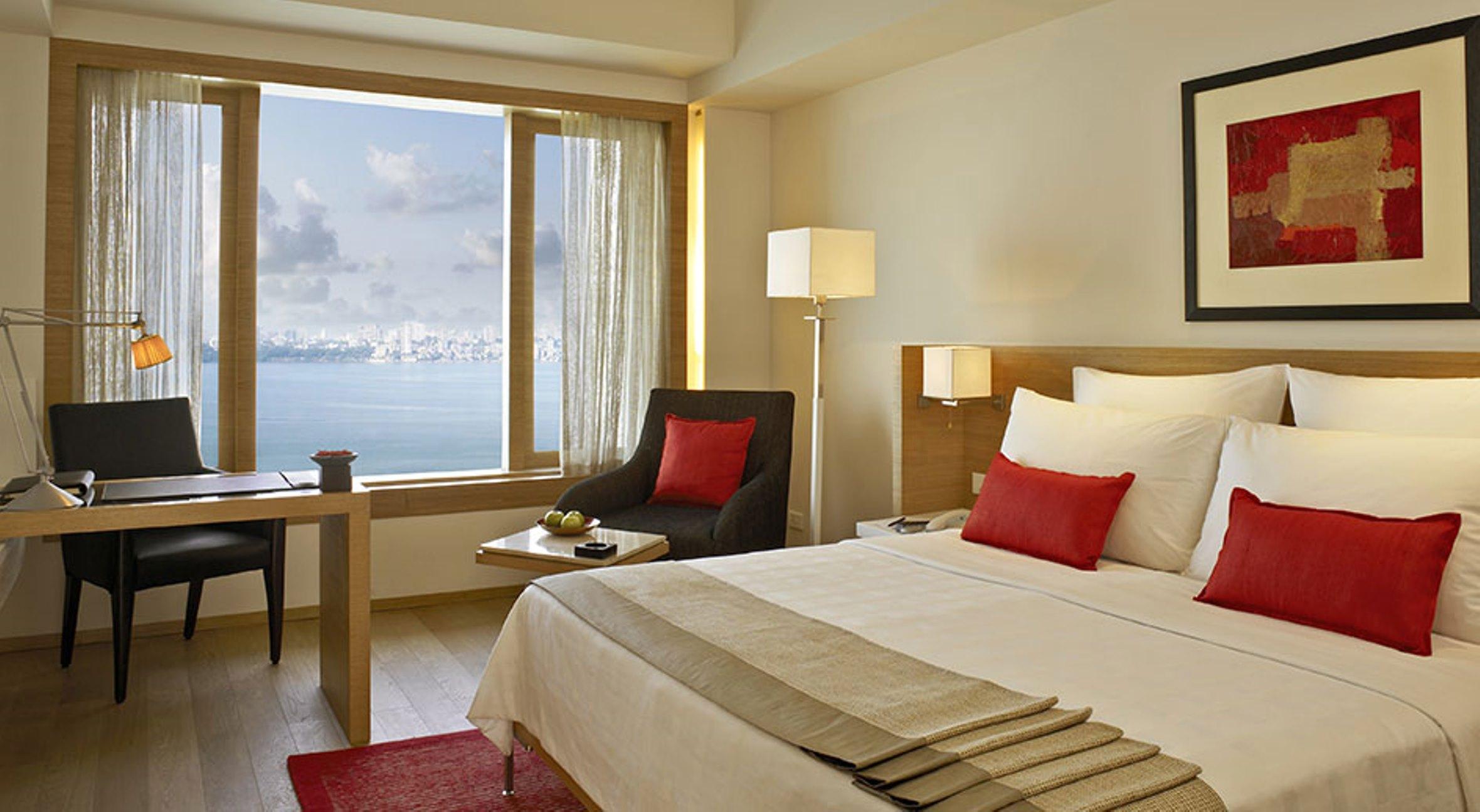 Trident Nariman Point Hotel Mumbai Exterior photo A room at the hotel