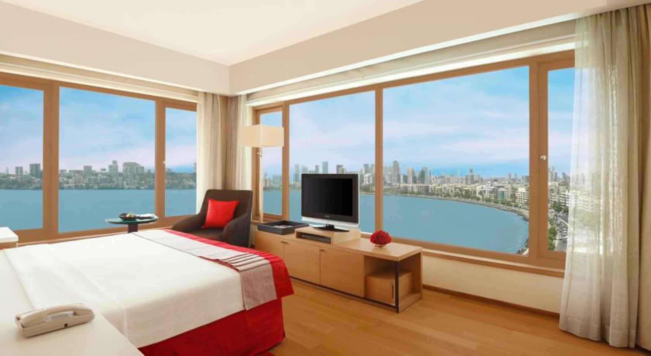 Trident Nariman Point Hotel Mumbai Exterior photo A room at the Taj Bengal