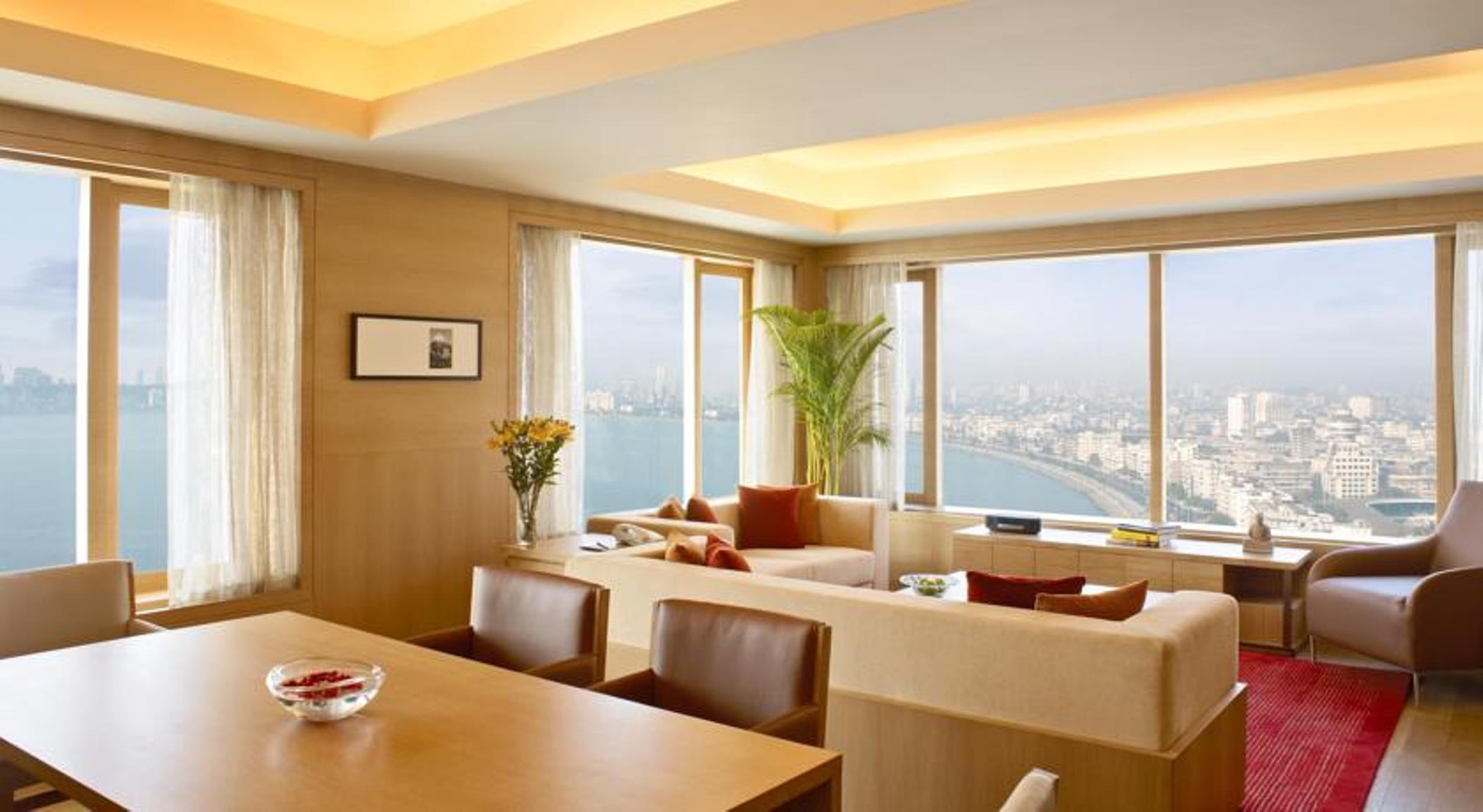 Trident Nariman Point Hotel Mumbai Room photo A suite at the hotel