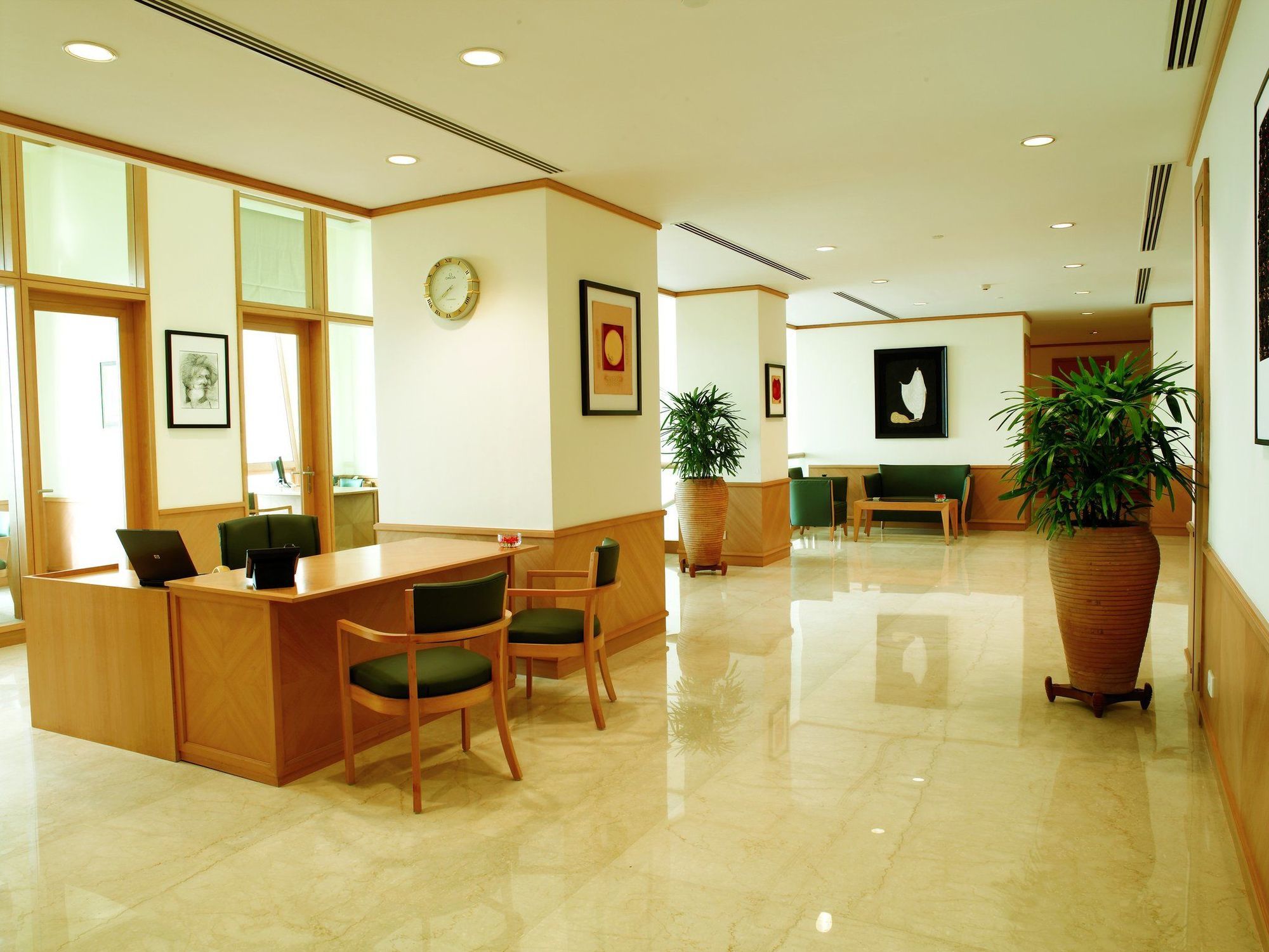 Trident Nariman Point Hotel Mumbai Interior photo The lobby of the hotel